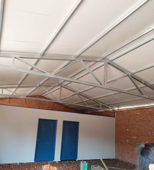 洛陽彩鋼房吊裝安全事項(xiàng)